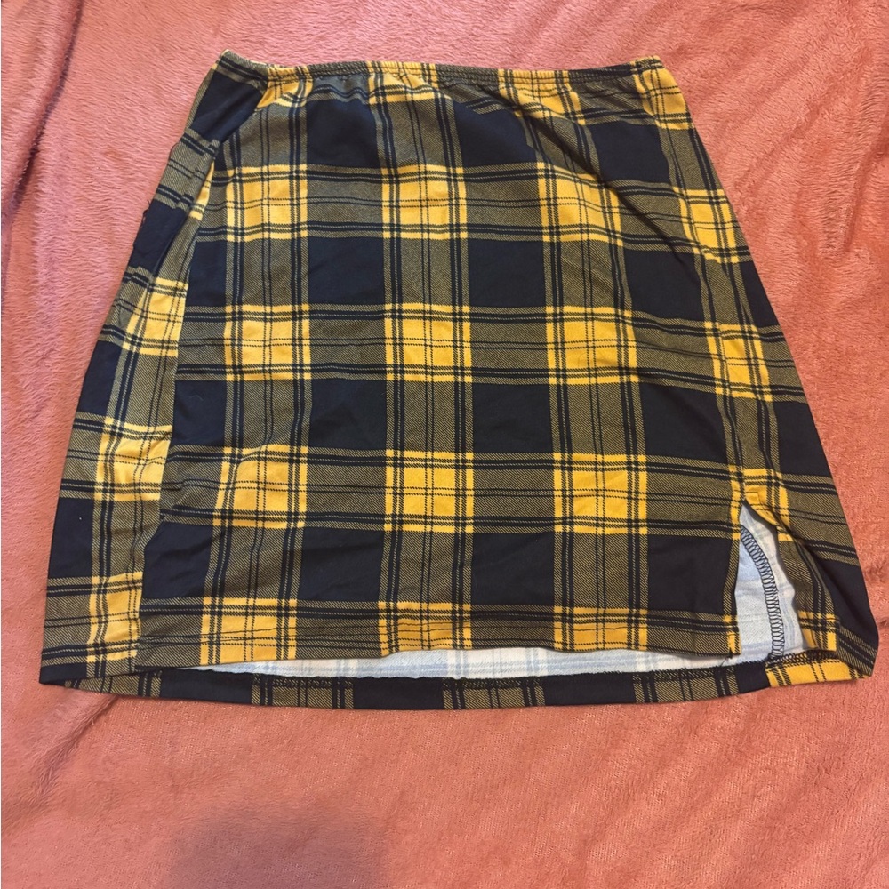 Rue21 Black and Yellow Mini Pencil Skirt with Slit